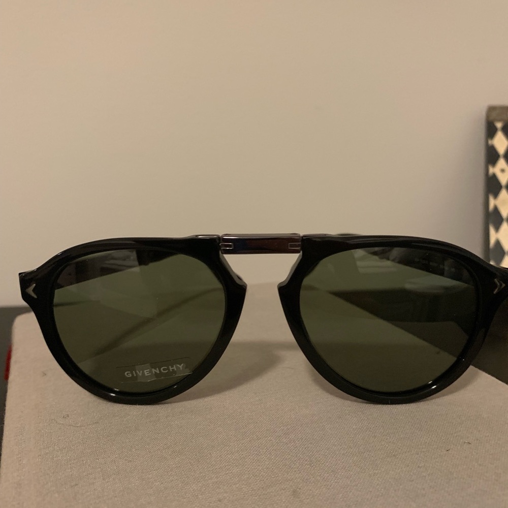 Givenchy Unisex GV7035/S 66mm Sunglasses -- black